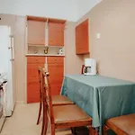 Downtown 3 Bedrm House For 6 Pers By Mps 펜션 *
