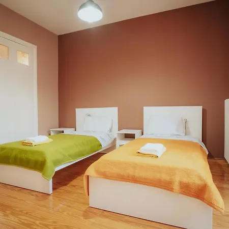 Дом отдыха Downtown 3 Bedroom House For 6 Pers Калаврита