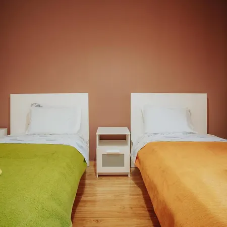 Downtown 3 Bedrm House For 6 Pers By Mps