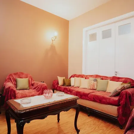 Downtown 3 Bedroom House For 6 Pers *