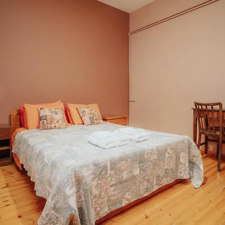 Downtown 3 Bedroom House For 6 Pers *