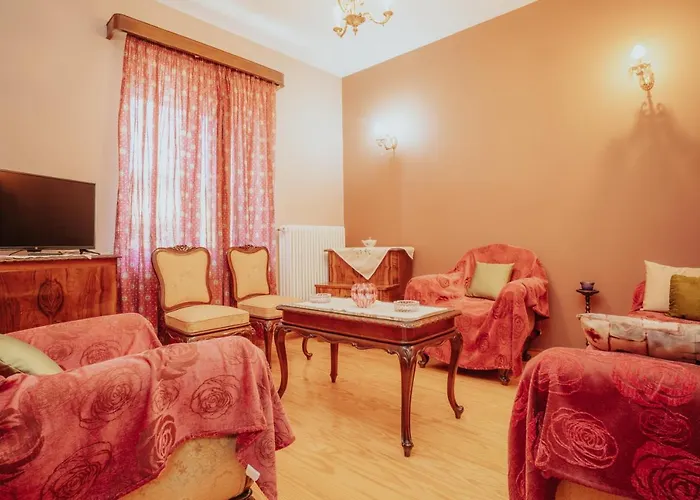 Σπίτι διακοπών Downtown 3 Bedrm House For 6 Pers By Mps Καλάβρυτα