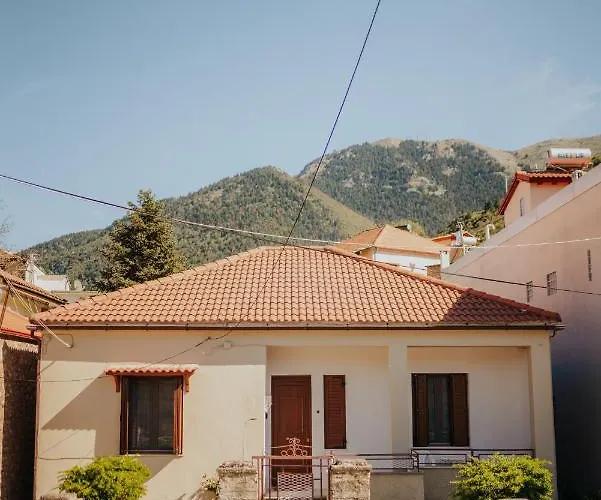 Downtown 3 Bedrm House For 6 Pers By Mps Σπίτι διακοπών Καλάβρυτα